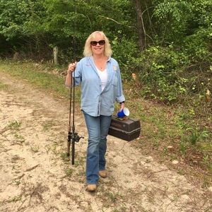 Meet a your Posher Leslie